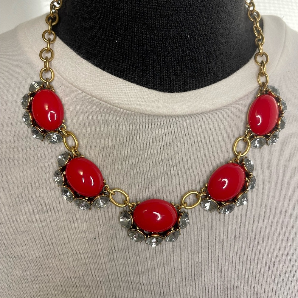 Stella & Dot NECKLACE red cabochons, sparkling stones,gold chain.❤️ beautiful ❤️